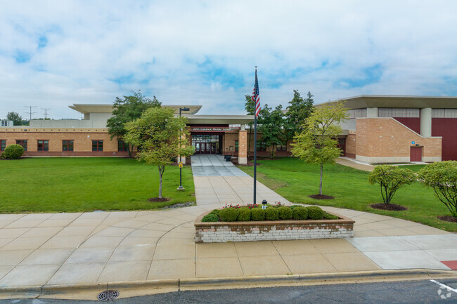 John J. Lukancic Middle School is an above-average, public school located in Romeoville, IL.