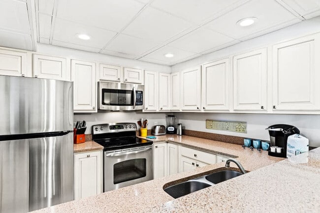 8815 Thomas Dr unit FL4-ID1355027P, Panama City Beach, FL 32408 - photo 3