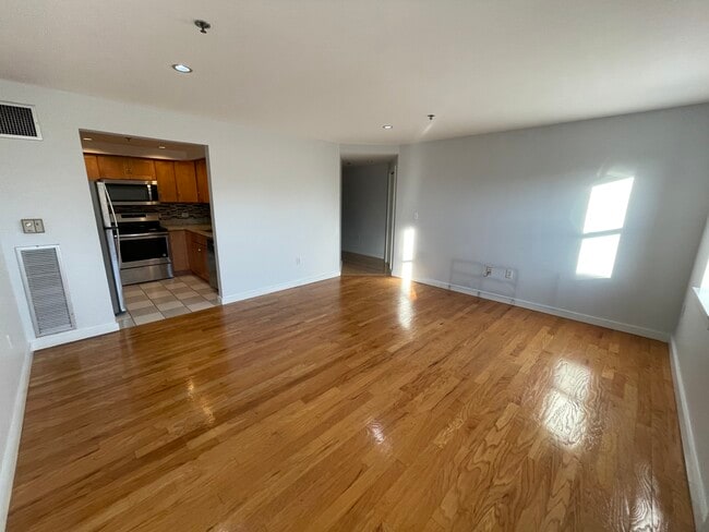 471 Commonwealth Ave unit 8, Boston, MA 02215 - photo 5