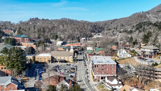 Boone is a popular mountain town located in North Carolina.