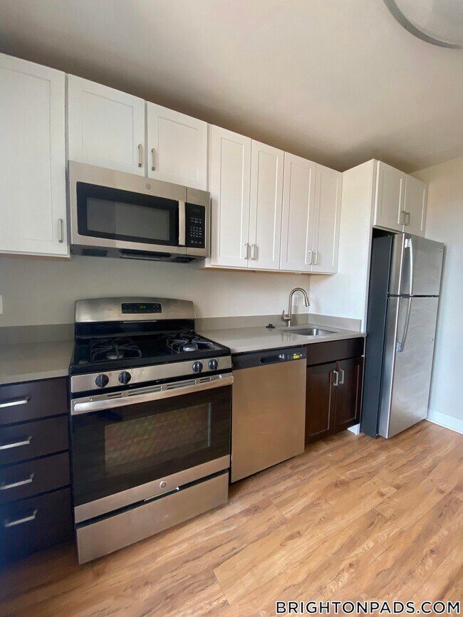 9 Bronsdon St unit 21B-C, Brighton, MA 02135 - photo 3