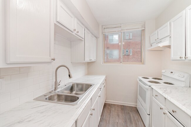 1607 Asmann Ave unit 1A, Cincinnati, OH 45229 - photo 6