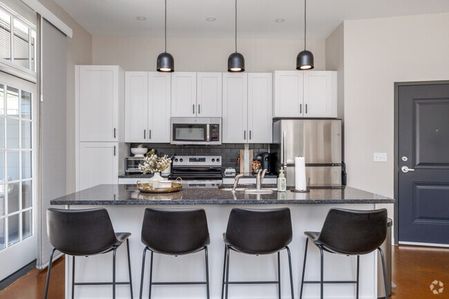 1BR, 1BA - 756SF - Kitchen