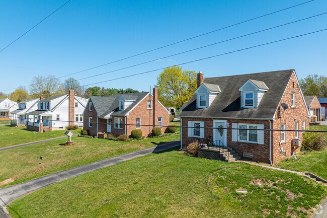 Cozy brick Cape Cod's and bungalow style homes are some of the most common home types in Loganville.