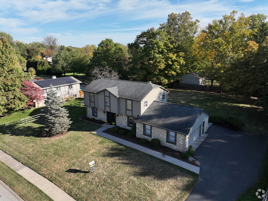 10819 E Lakeshore Dr, Carmel, IN 46033 - photo 2