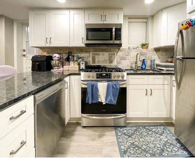 2730 N Wilton Ave unit G, Chicago, IL 60614 - photo 3