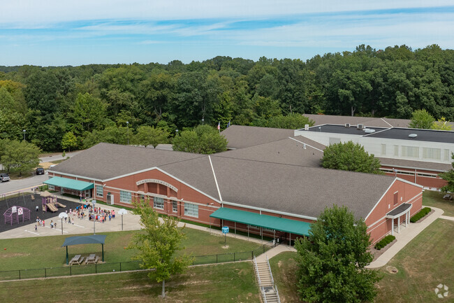 Summit Elementary School has 616 students in attendance.