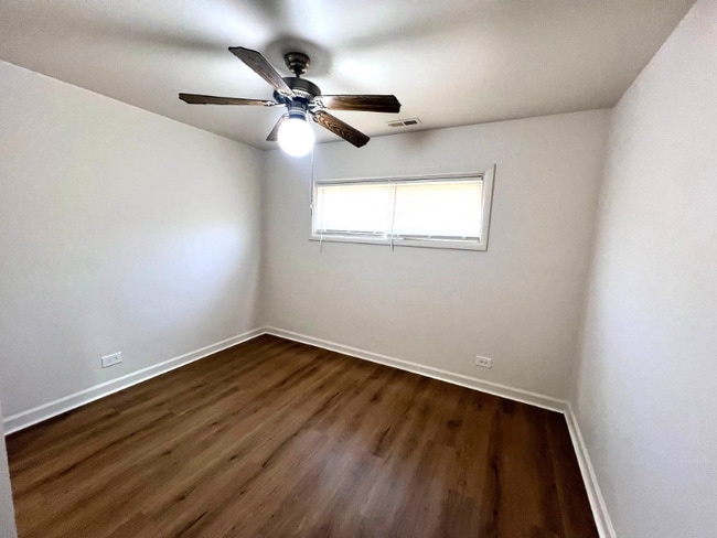 9136 S Anthony Ave, Chicago, IL 60617 - photo 4