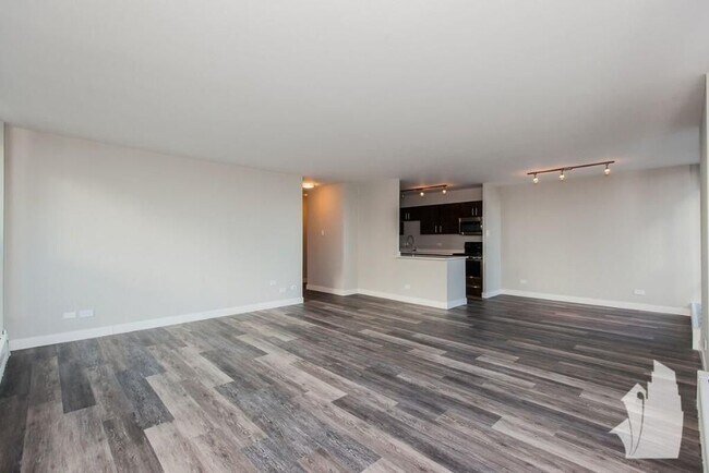 The Bryn - 5600 N Sheridan Rd, Chicago, IL 60660 - photo 2