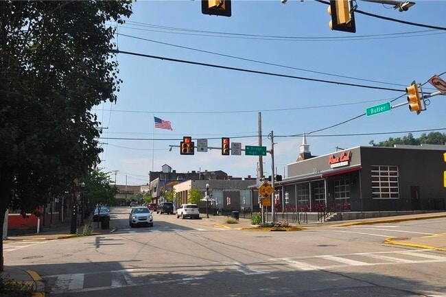 405 Butler St unit 3rd Floor, Pittsburgh, PA 15223 - photo 3