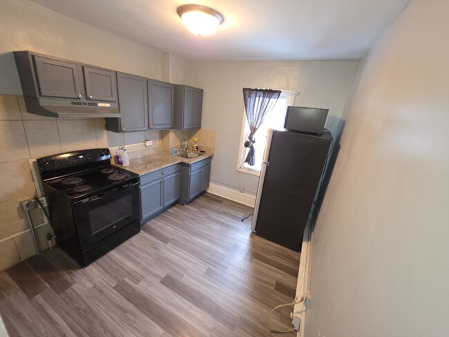 11266 S Champlain Ave unit 3, Chicago, IL 60628 - photo 2