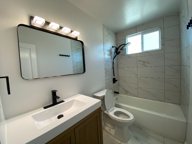 1515-1515 E 20th St unit 3, Long Beach, CA 90806 - photo 2