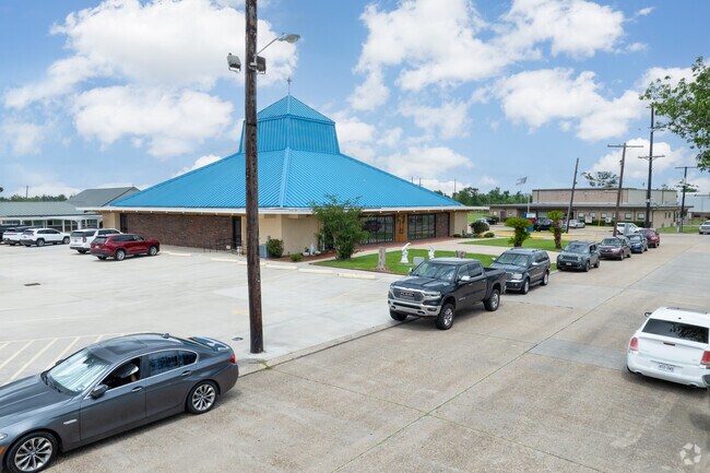 St. Gregory Barbarigo School is a private school serving students from pre-k through middle school in Houma, Louisiana.