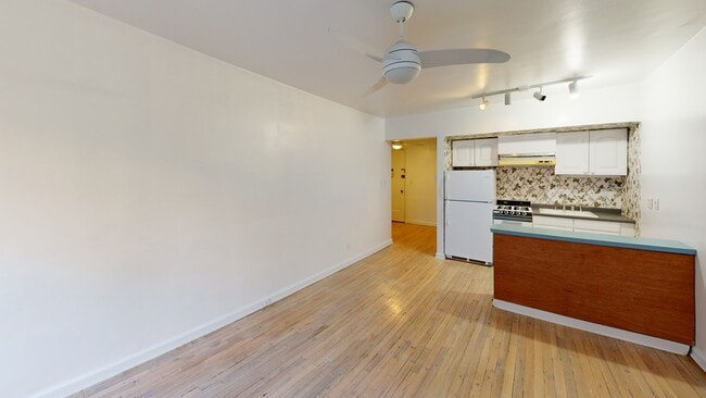 15 Canterbury Rd unit D13, Great Neck, NY 11021 - photo 3