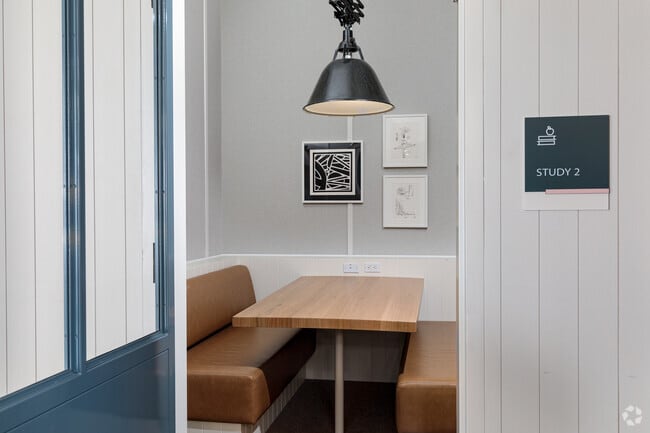 Hub College Park, College Park, MD 20740 - photo 5