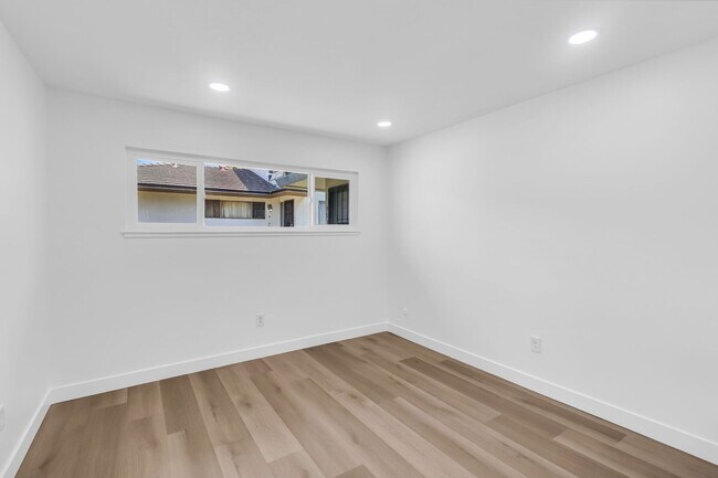 3531 Rainbow Ln, Highland, CA 92346 - photo 7