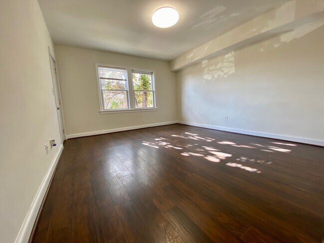 1904 M St NE unit 3, Washington, DC 20002 - photo 4