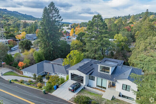 Central Orinda features some beautiful modern architecture and new construction.