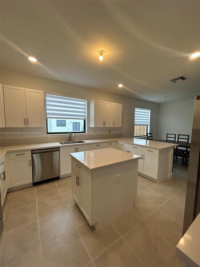 13351 SW 284th St, Homestead, FL 33033 - photo 3