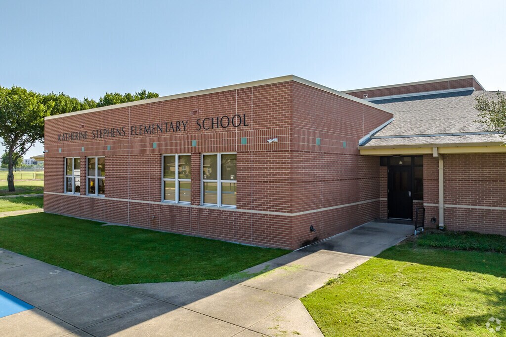 Students at Katherine Stephens Elementary enjoy a modern campus in Rowlett.