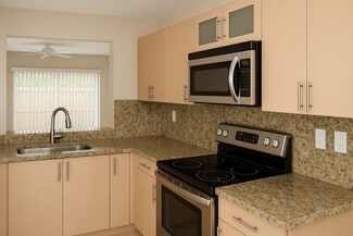 221 Palm Cir E, Pembroke Pines, FL 33025