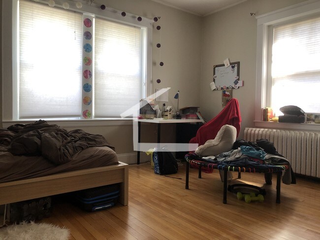 174 Winthrop Rd unit 2, Brookline, MA 02445 - photo 5