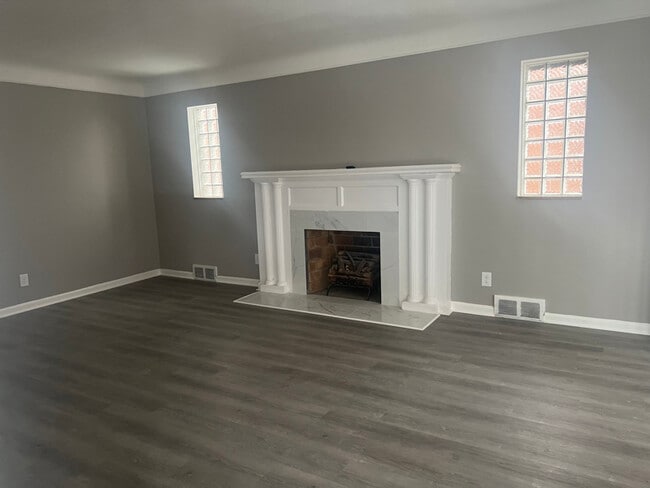 8075 Freda St, Detroit, MI 48204 - photo 2