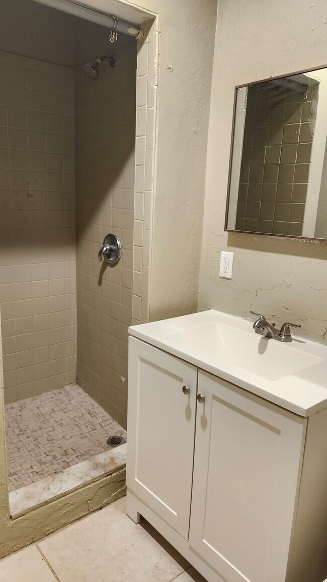 628 SW Krome Terrace unit 2, Homestead, FL 33030 - photo 7