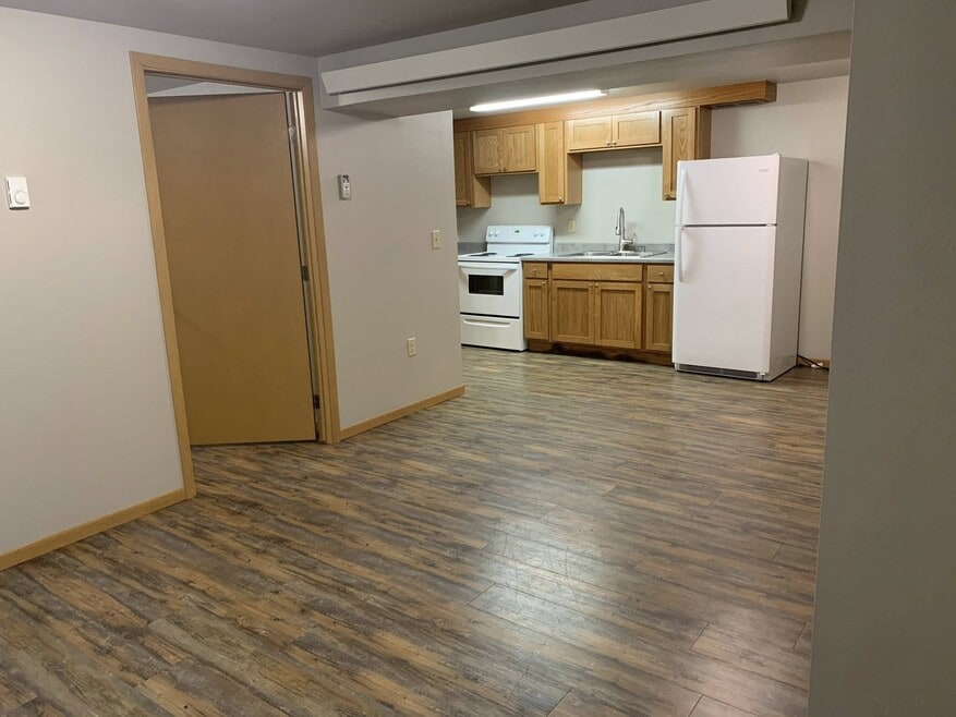 1411 E Sioux Ave unit H, Pierre, SD 57501 - photo 1