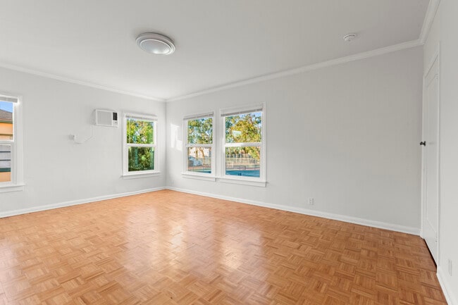 518 N Genesee Ave unit 518, Los Angeles, CA 90036 - photo 4