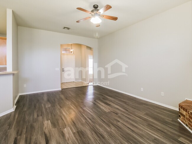 3217 Bishop Rock Place, Yukon, OK 73099 - photo 6