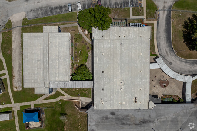 Reedy Creek Elementary School has a large campus in Kissimmee.