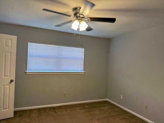 2819 Longmire Dr unit B, College Station, TX 77845 - photo 6