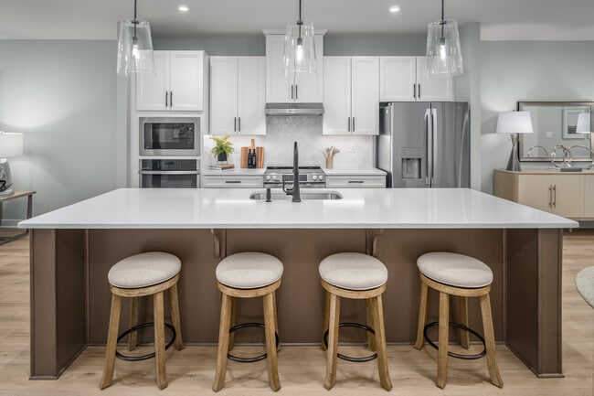 L 6A S South Pointe Ln, Parma, OH 44130 - photo 2