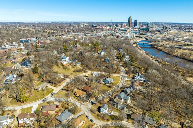 Haines Park is a quick jaunt away from downtown Des Moines, so there is always something to do.