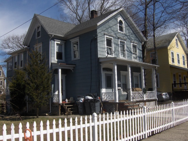 2 Jefferson St unit 2, Norwalk, CT 06851 - photo 2