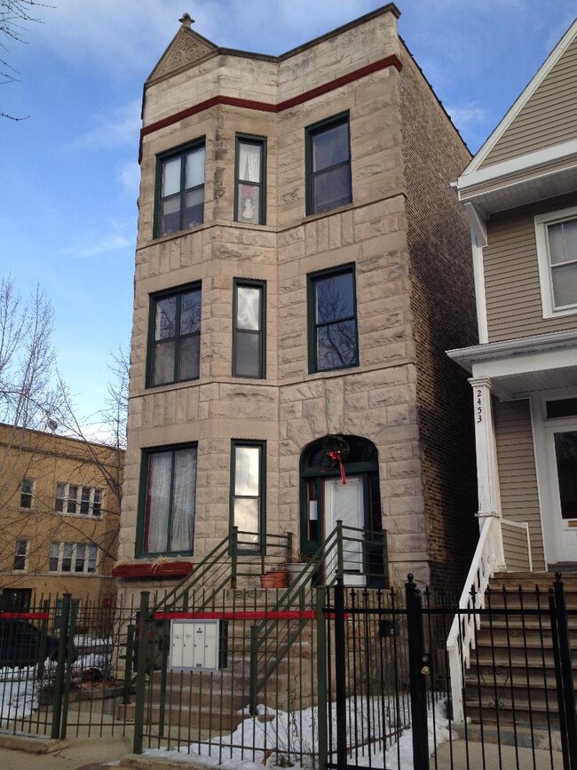 2457 N Drake Ave Unit Juan, Chicago, IL 60647