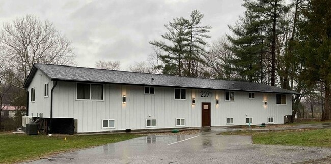 2271 S Cost A Plenty Rd unit 4, Warsaw, IN 46580 - photo 2