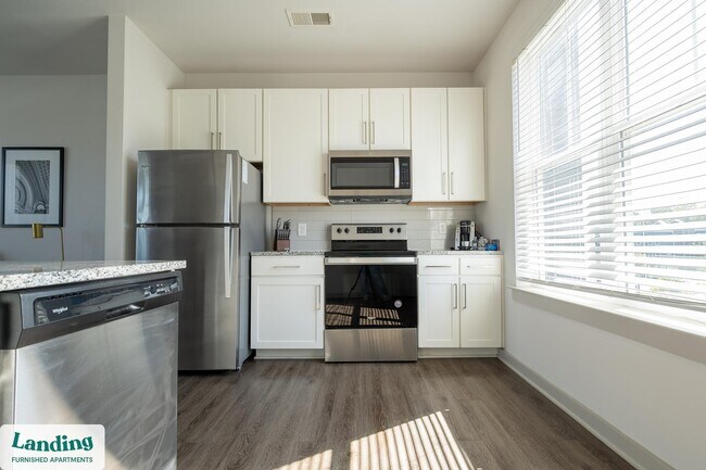 340 W 25th St unit 10-302, Charlotte, NC 28206 - photo 4
