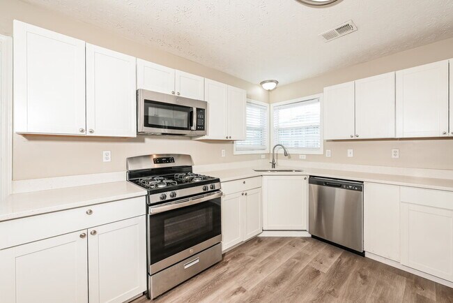 1870 Hillspring Ln, Lithonia, GA 30058 - photo 6