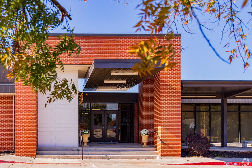 Here is the main entrance of the Orvis Risner Elementary School.