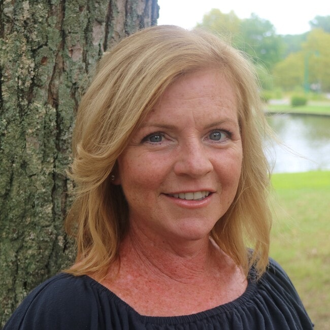 Bonnie Cecil Real Estate Agent in Pasadena, MD