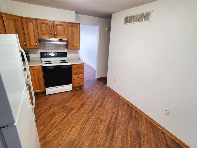 Kitchen - Eat-in area