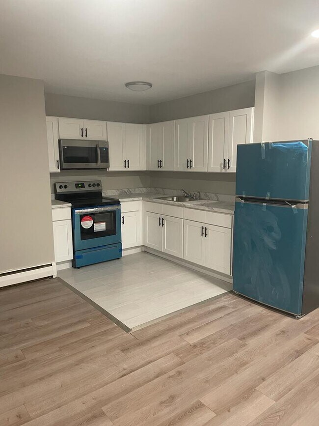 9 W Browning Rd, Collingswood, NJ 08108