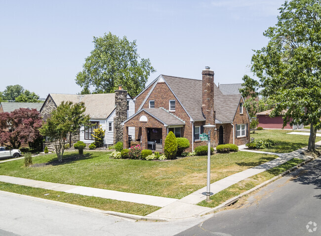 Small cottage style homes are available in Mayfield.