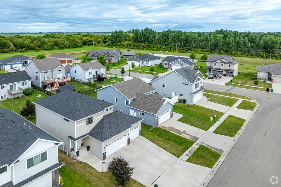 NH_Goldenwood_549439_P2_V1_PL_091324