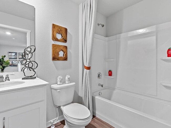 927 Maywood Ln, Walnut, IA 50263 - photo 2