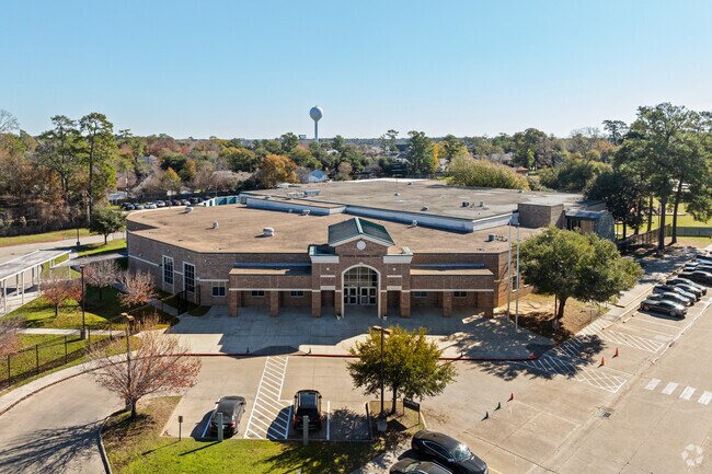 Ignite curiosity at Ponderosa Elementary School, where knowledge thrives.