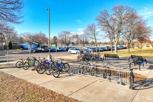 There are 11.9% gifted students that attend Sunrise Park Middle School.