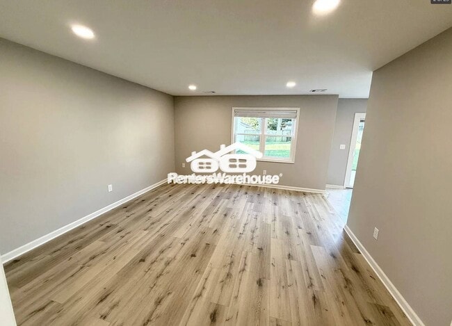 7101 W 69th St, Overland Park, KS 66204 - photo 2